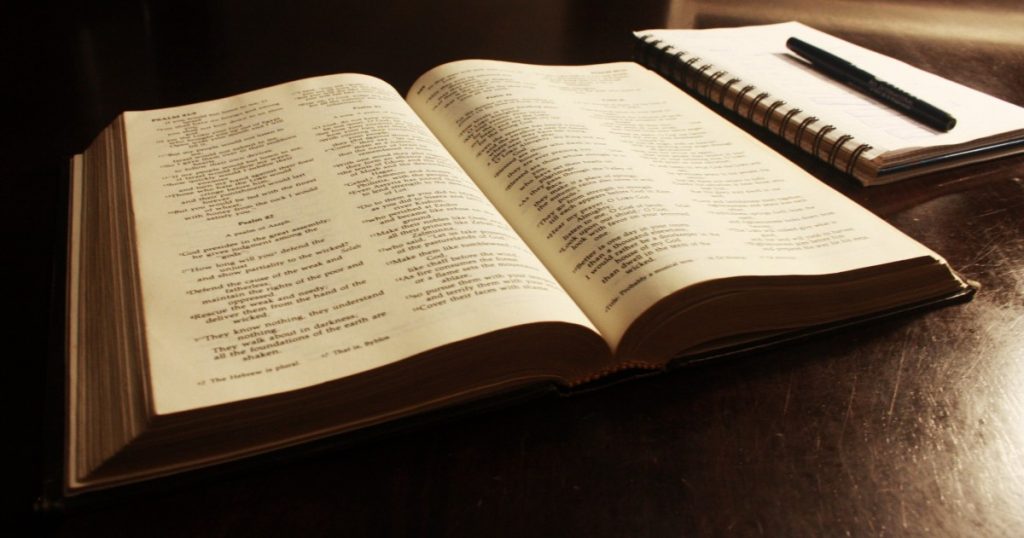 Czytanie Biblii codziennie - 9 wskazówek