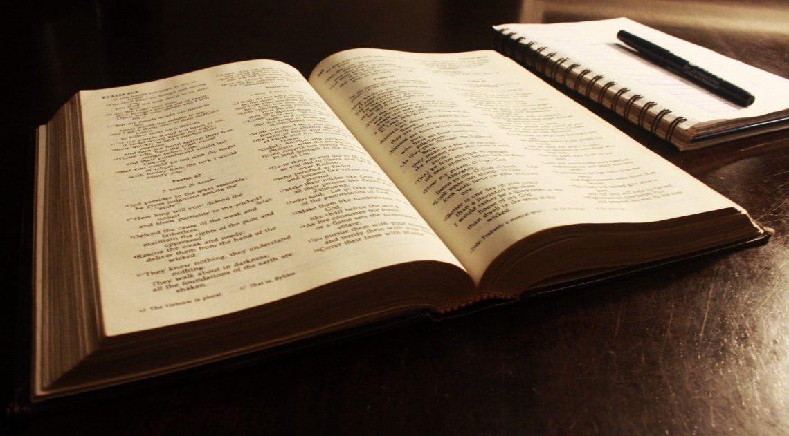 Czytanie Biblii codziennie - 9 wskazówek