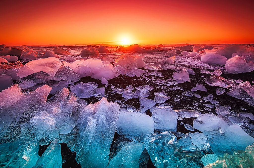 lód na Islandii podczas zachodu Słońca / piękna Islandia - Attribution 4.0 International (CC BY 4.0).